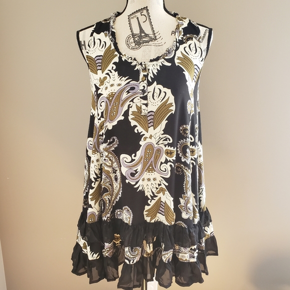Papillon Blanc Dresses & Skirts - PAPILLON Sleeveless Shift Dress Ruffle Bottom